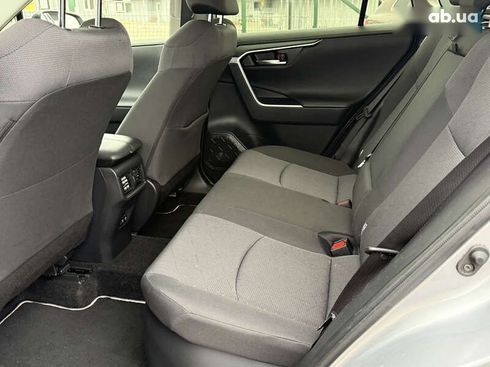 Toyota RAV4 2019 - фото 15