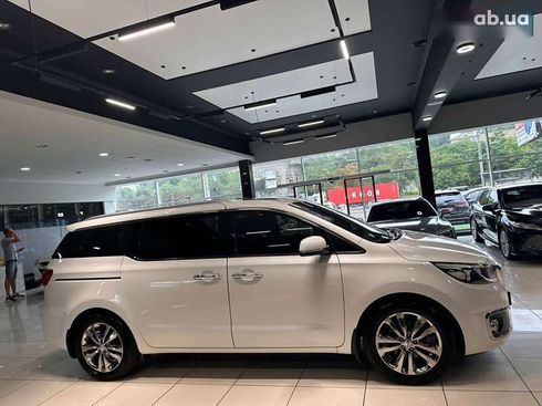 Kia Carnival 2015 - фото 7