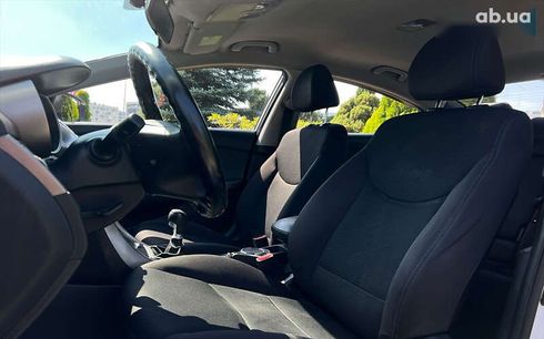Hyundai Elantra 2012 - фото 14