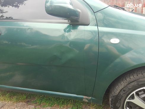 Chevrolet Aveo 2005 зеленый - фото 8