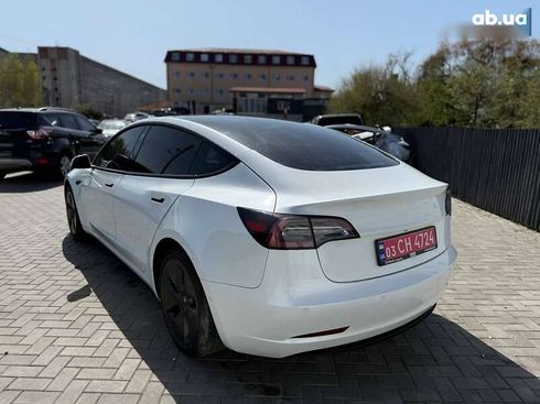 Tesla Model 3 2021 - фото 3