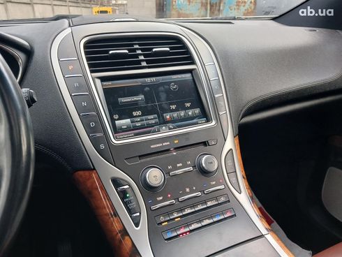 Lincoln MKX 2015 бежевый - фото 13