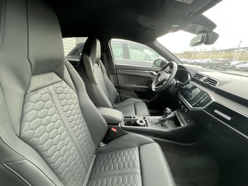 Audi RS Q3 2023 - фото 25