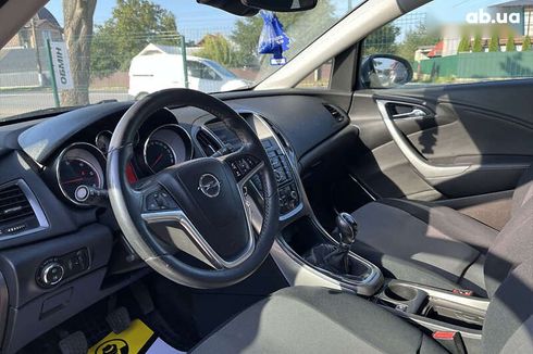 Opel Astra 2011 - фото 10