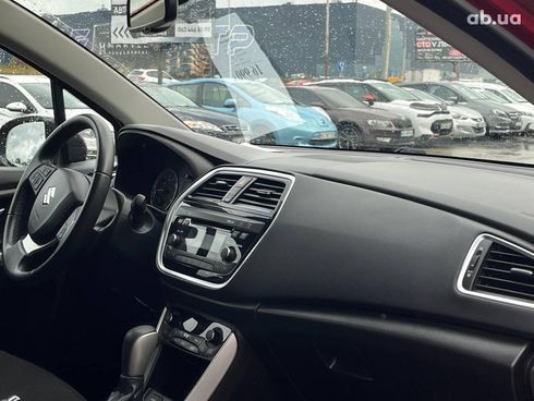 Suzuki SX4 2018 красный - фото 15