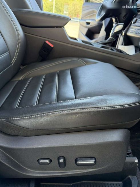 Ford Escape 2019 - фото 30