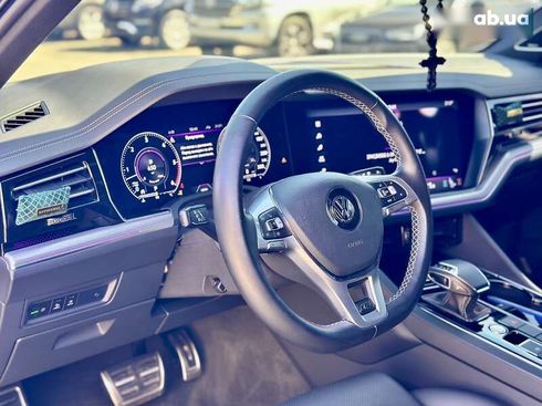 Volkswagen Touareg 2018 - фото 13