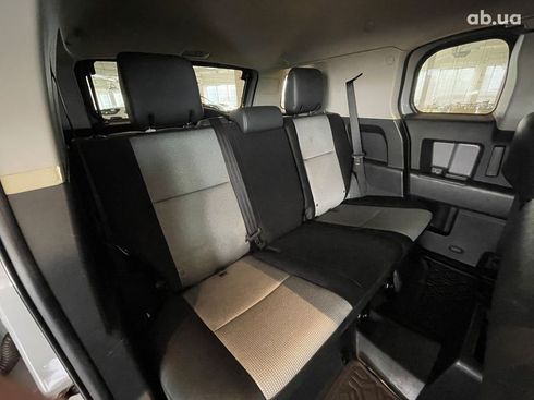 Toyota FJ Cruiser 2013 - фото 8