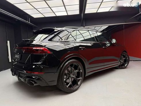 Audi RS Q8 2025 - фото 15
