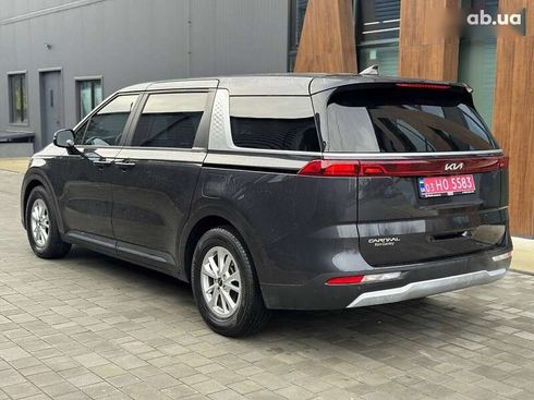 Kia Carnival 2023 - фото 9
