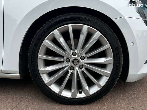 Skoda Superb 2018 - фото 11