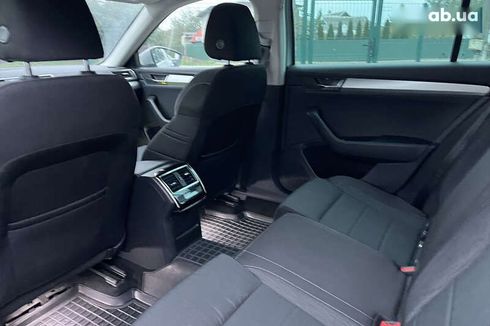 Skoda Superb 2019 - фото 18