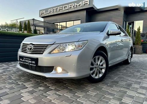 Toyota Camry 2013 - фото 4