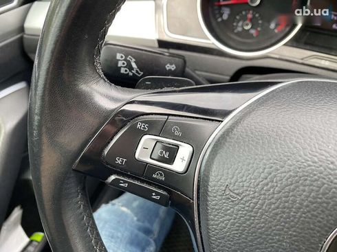 Volkswagen Passat 2017 - фото 17