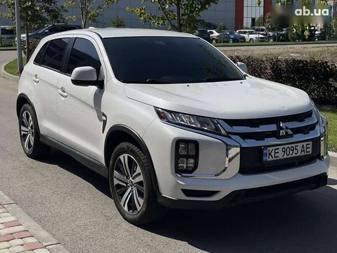 Mitsubishi Outlander 2020 - фото 7