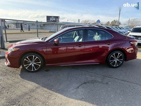 Toyota Camry 2017 - фото 2