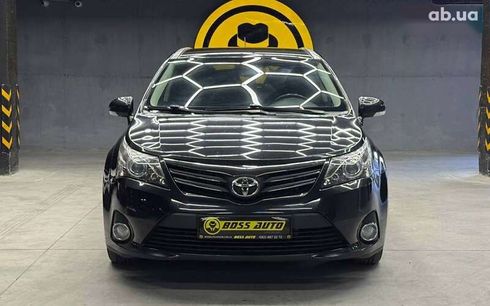 Toyota Avensis Verso 2013 - фото 2
