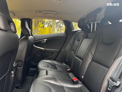 Volvo V40 2015 черный - фото 24