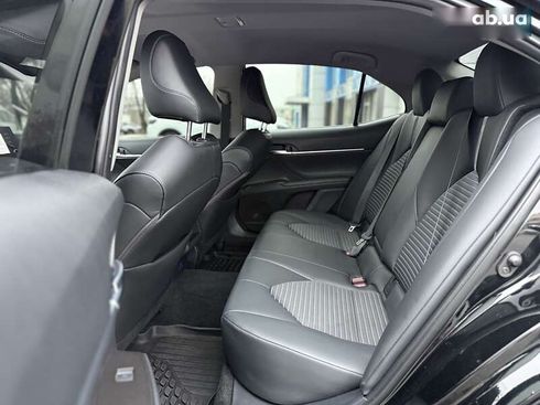 Toyota Camry 2023 - фото 17