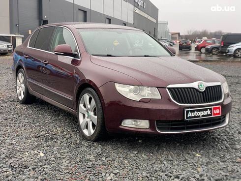 Skoda Superb 2009 красный - фото 4
