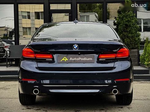 BMW 5 серия 2016 - фото 15