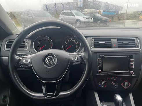 Volkswagen Jetta 2015 серый - фото 5