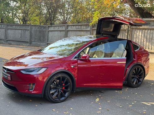 Tesla Model X 2019 красный - фото 9