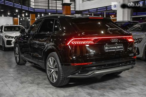 Audi Q8 2020 - фото 14