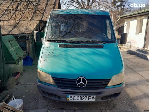 Mercedes-Benz Sprinter 2000 зеленый - фото 2