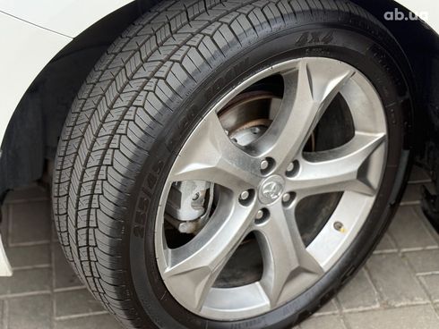 Toyota Venza 2009 белый - фото 10