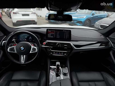 BMW M5 2022 - фото 25