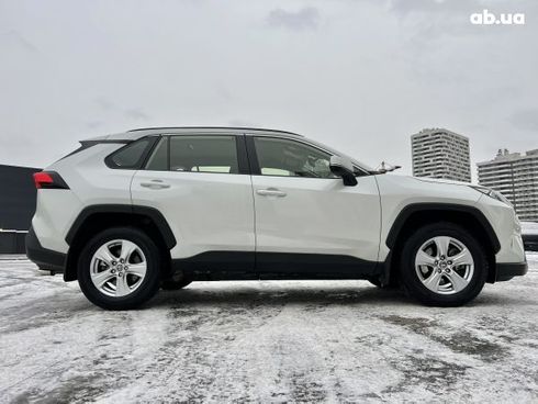 Toyota RAV4 2020 - фото 3