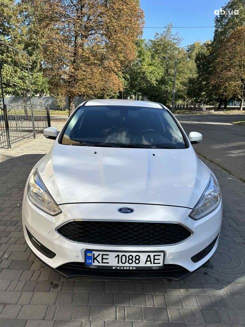 Ford Focus 2017 белый - фото 5