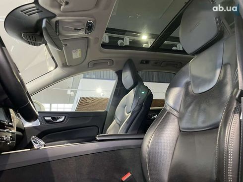 Volvo XC60 2019 - фото 26