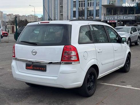 Opel Zafira 2013 - фото 25