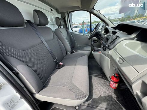 Opel Vivaro 2014 - фото 18