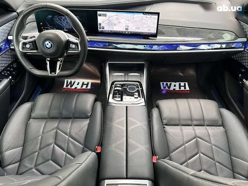 BMW i7 2023 - фото 24