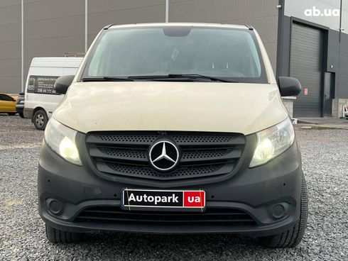 Mercedes-Benz V-Класс 2015 бежевый - фото 2