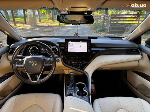 Toyota Camry 2022 черный - фото 34
