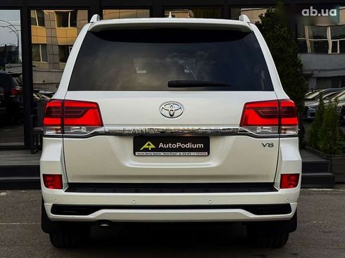 Toyota Land Cruiser 2017 - фото 18