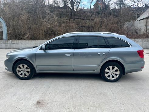 Skoda Superb 2010 серый - фото 8