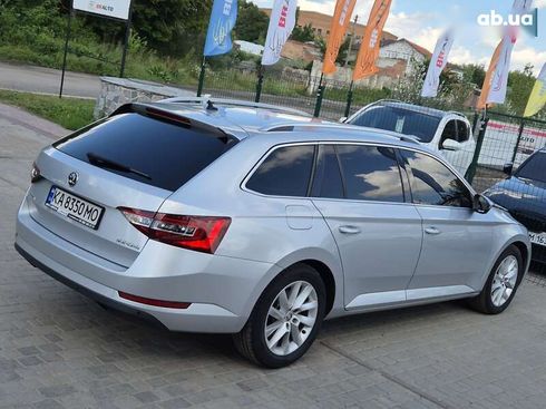 Skoda Superb 2019 - фото 15