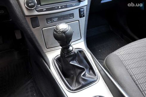 Toyota Avensis 2011 - фото 30