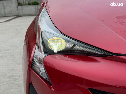 Toyota Prius 2018 красный - фото 24