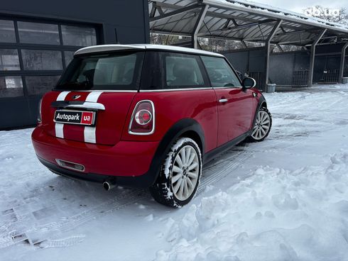 MINI Hatch 2010 красный - фото 5