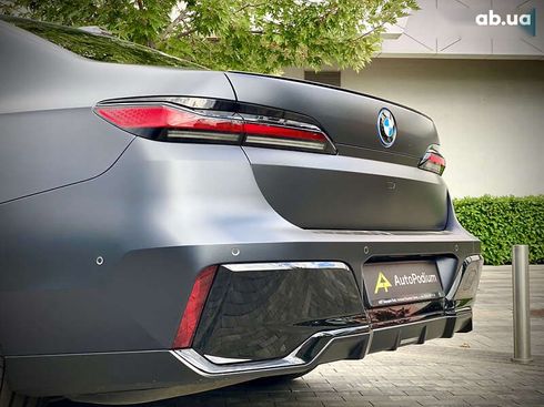 BMW i7 2022 - фото 10