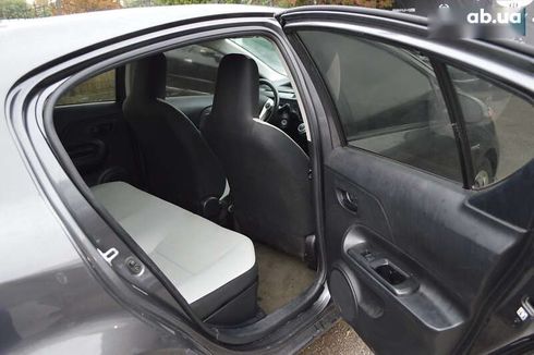 Toyota Prius C 2012 - фото 16