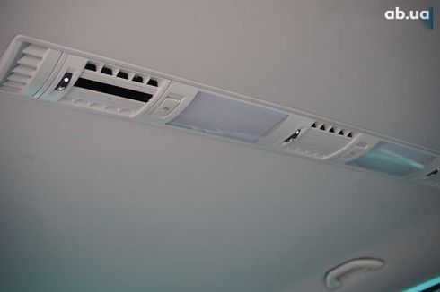 Volkswagen Multivan 2020 - фото 30