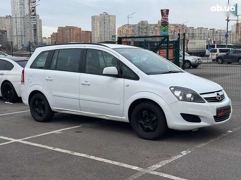 Opel Zafira 2013 - фото 21