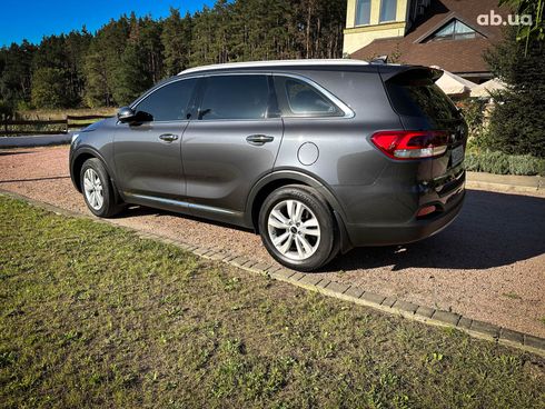 Kia Sorento 2016 серый - фото 7